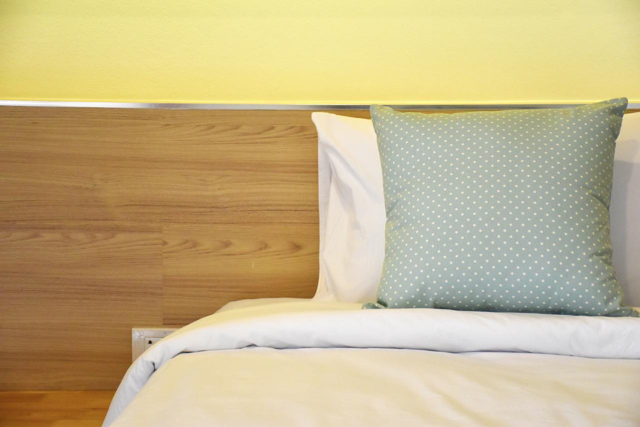 Hotel Tuck Me In Chiang Mai Zewnętrze zdjęcie